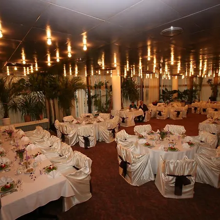 Отель Hotel Lovech Ловеч
